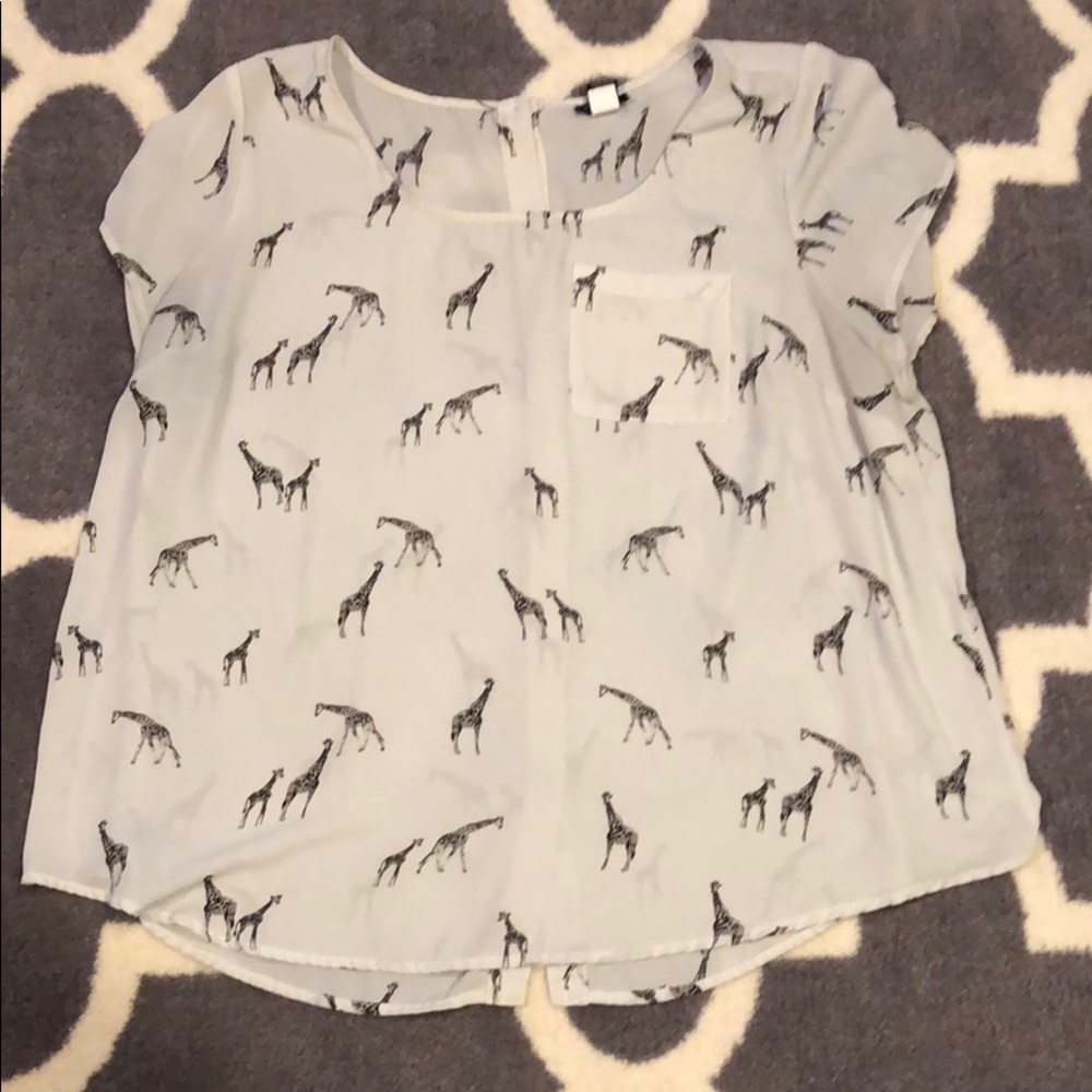 Torrid short sleeve button back blouse